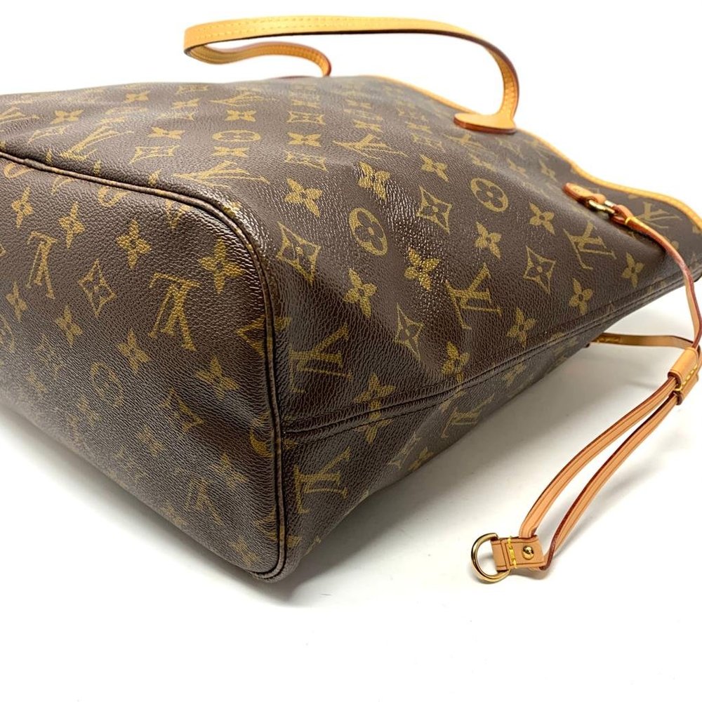 Louis Vuitton Monogram Neverfull MM Tote Bag - Picture 9 of 13